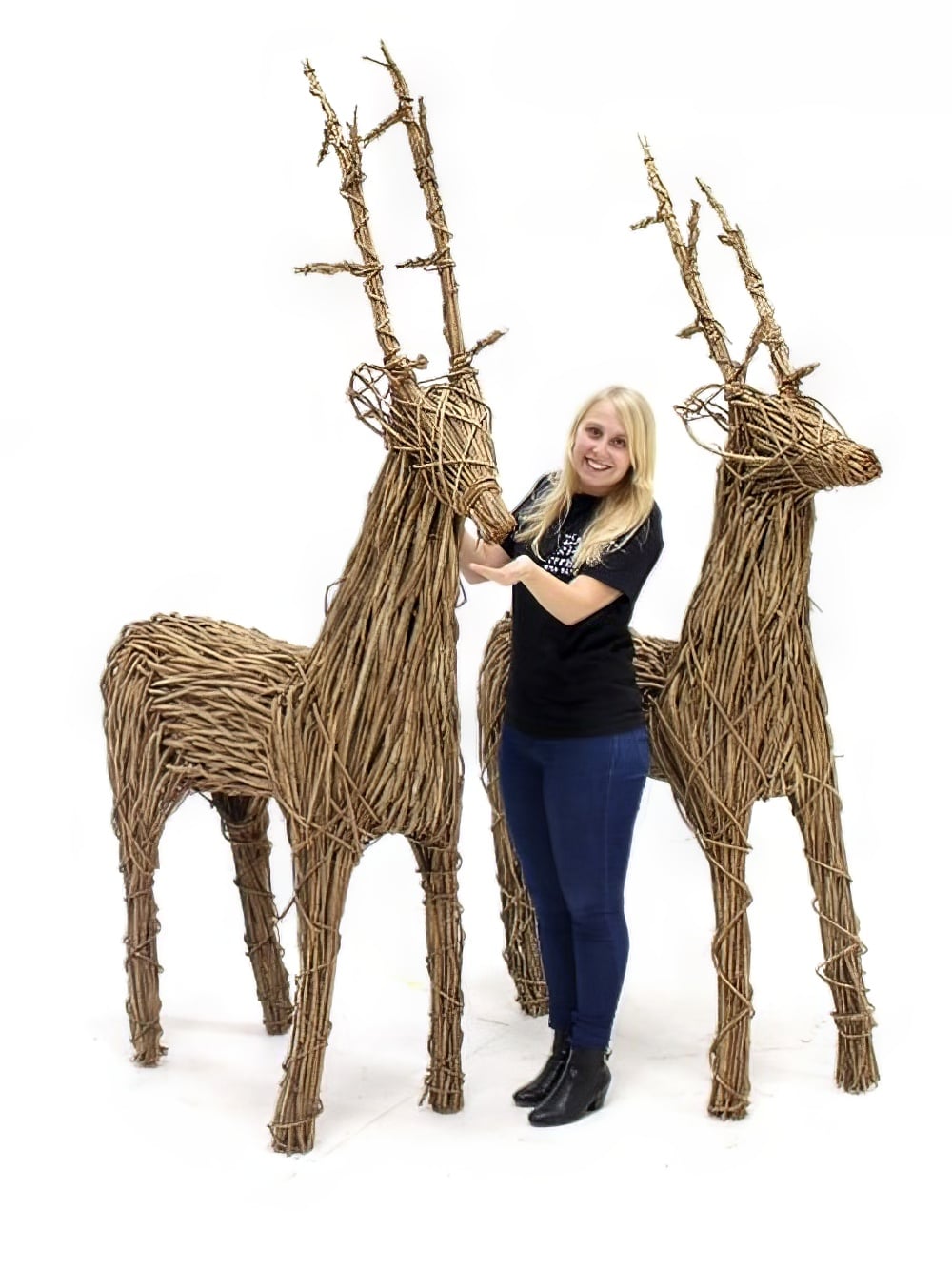 SN1616_Large_Rustic_Wicker_Reindeer_event_prop_hire_0071_DD492_optimised.jpg