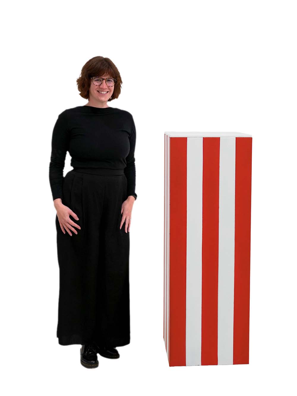 CAP13 Seaside Plinth - Red & White (1) _optimised