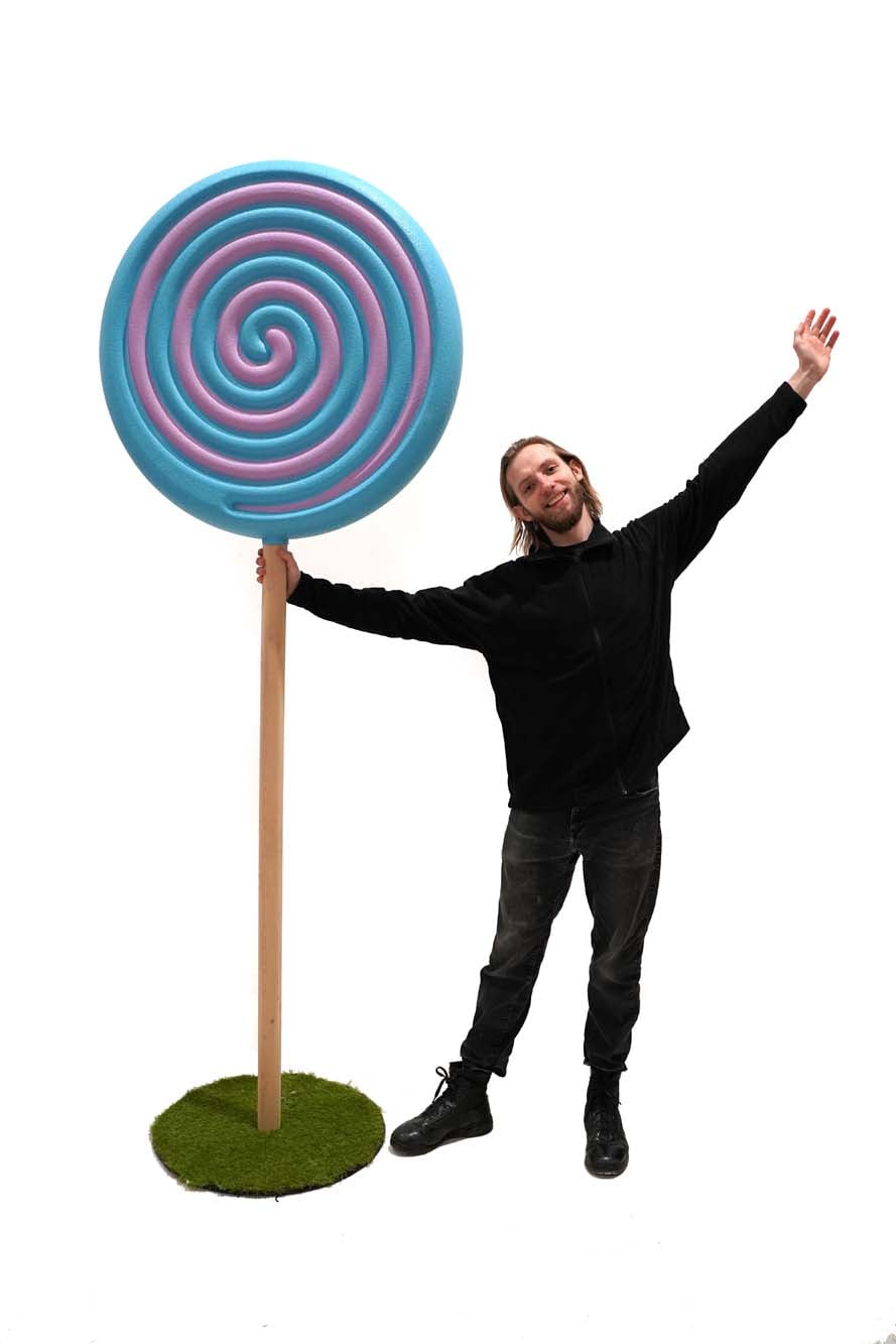 FAD6 _Giant Lollipop - Large_event_prop_hire_EPH_Creative_003 _optimised
