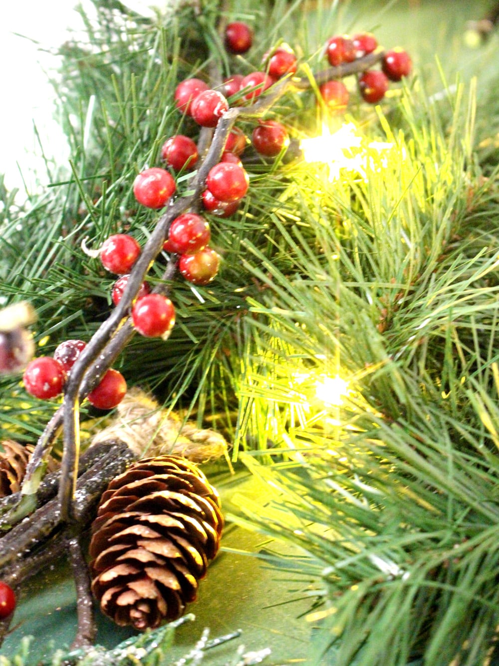 SN2947_Giant_Hanging_Pre-Lit_Wreath_event_prop_hire_0055LG_0087_copy