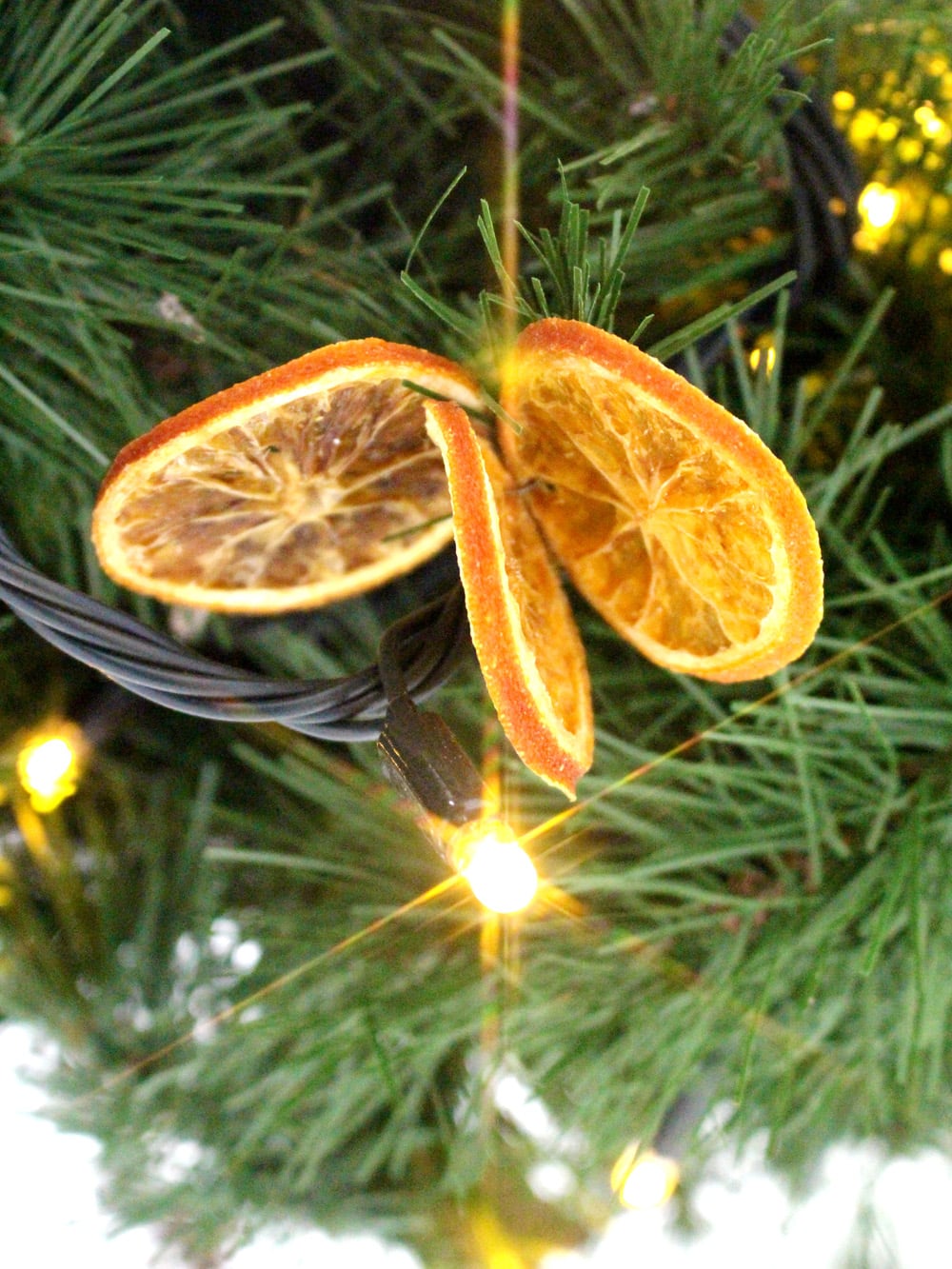 SN2947_Giant_Hanging_Pre-Lit_Wreath_event_prop_hire_0056LG_0088_copy