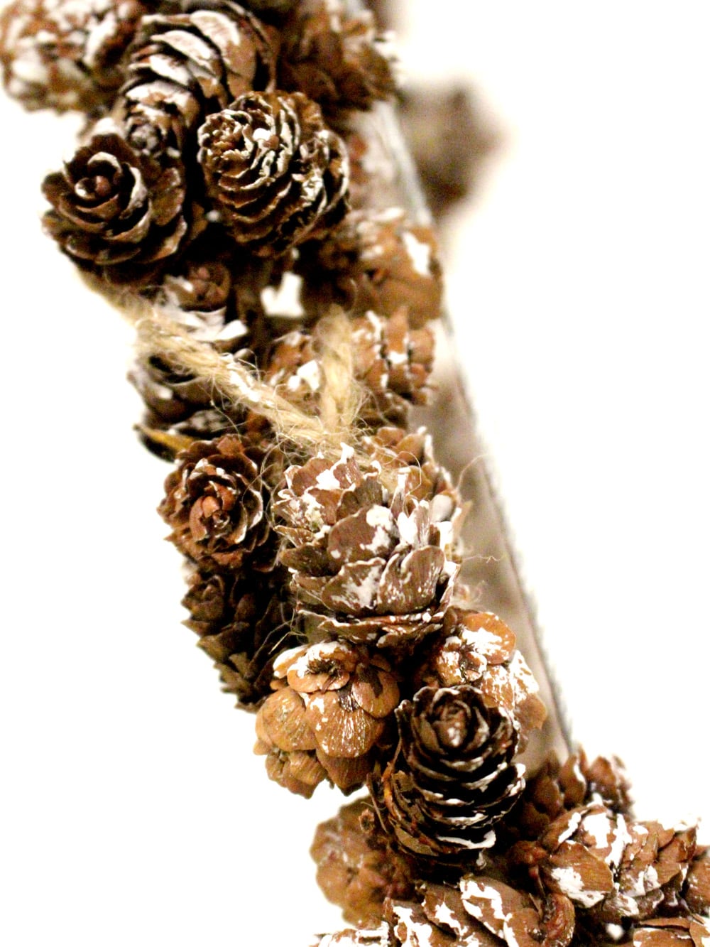 SN2947_Giant_Hanging_Pre-Lit_Wreath_event_prop_hire_0058LG_0113_copy