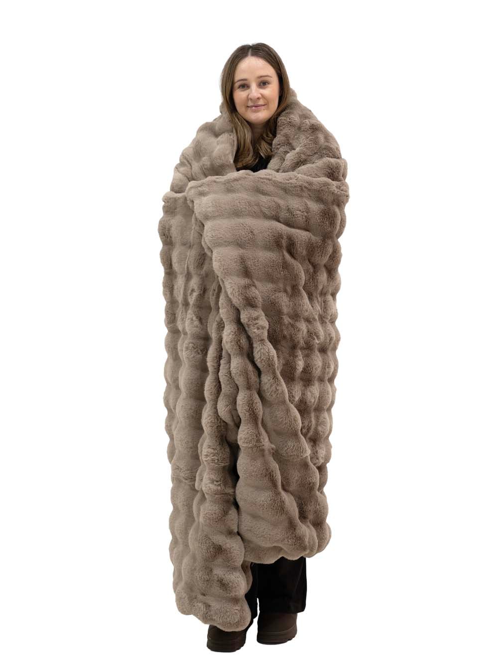 SN4048_Faux Fur Throw - Taupe_Grey_event_prop_hire_EPH_Creative (20) copy _optimised