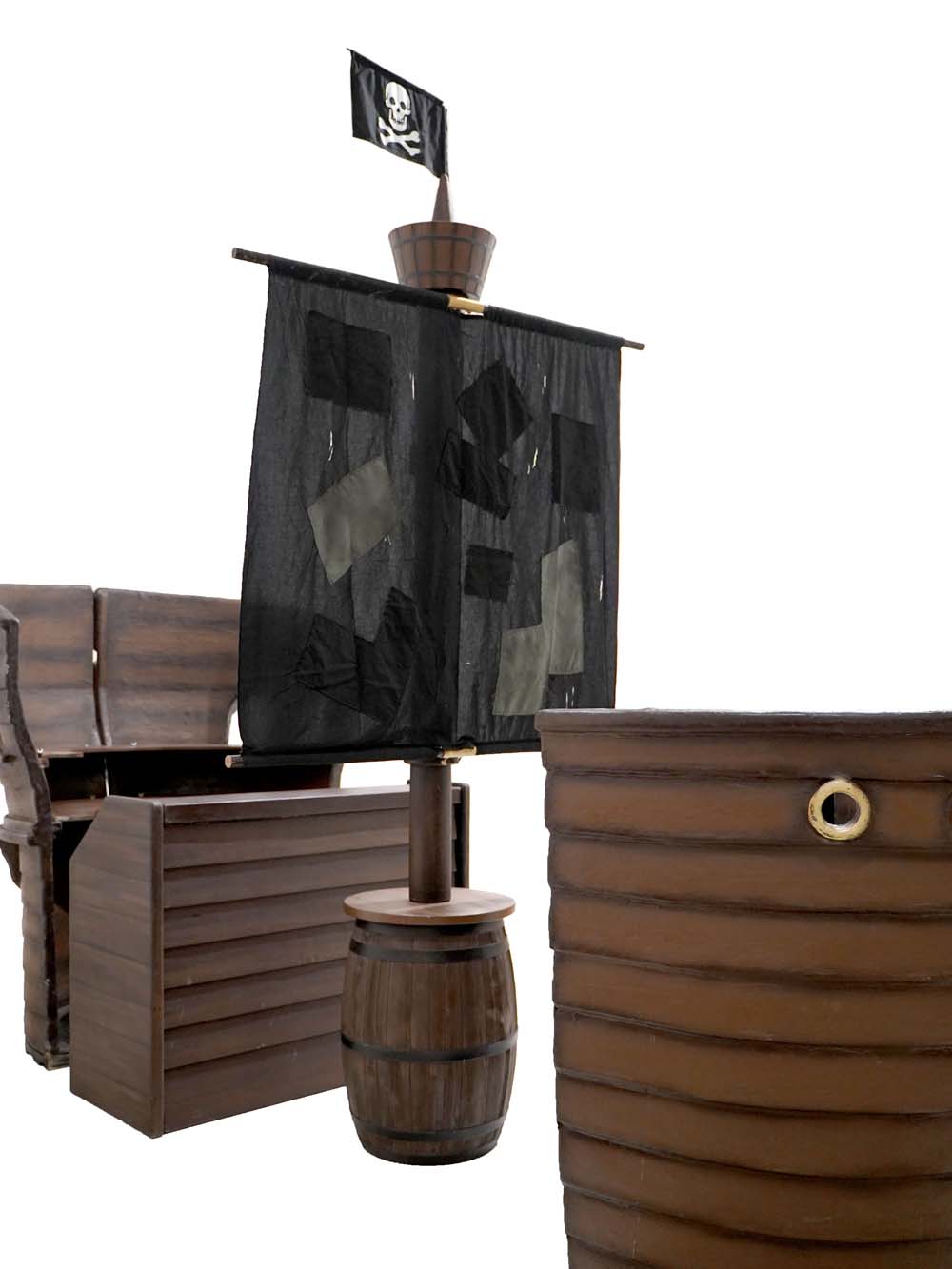 SN14550-_Pirate-Galleon-with-Pirate-Sail_event_prop_hire_EPH_Creative_423-_optimised