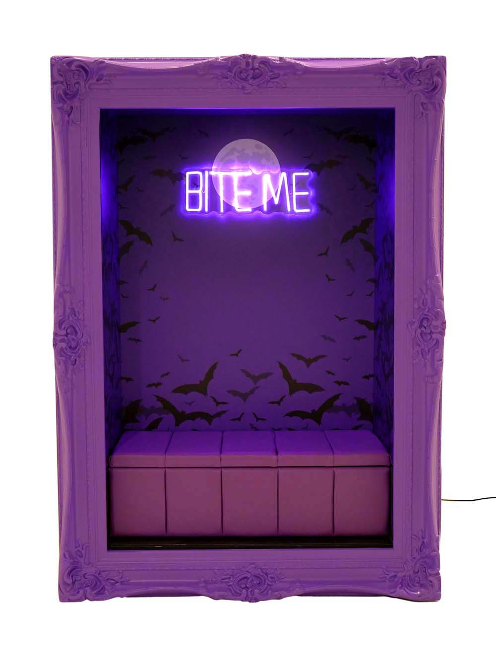 SN14708 _Frame Booth Seat - 'Bite Me' - Photo Op_event_prop_hire_EPH_Creative_001 copy _optimised
