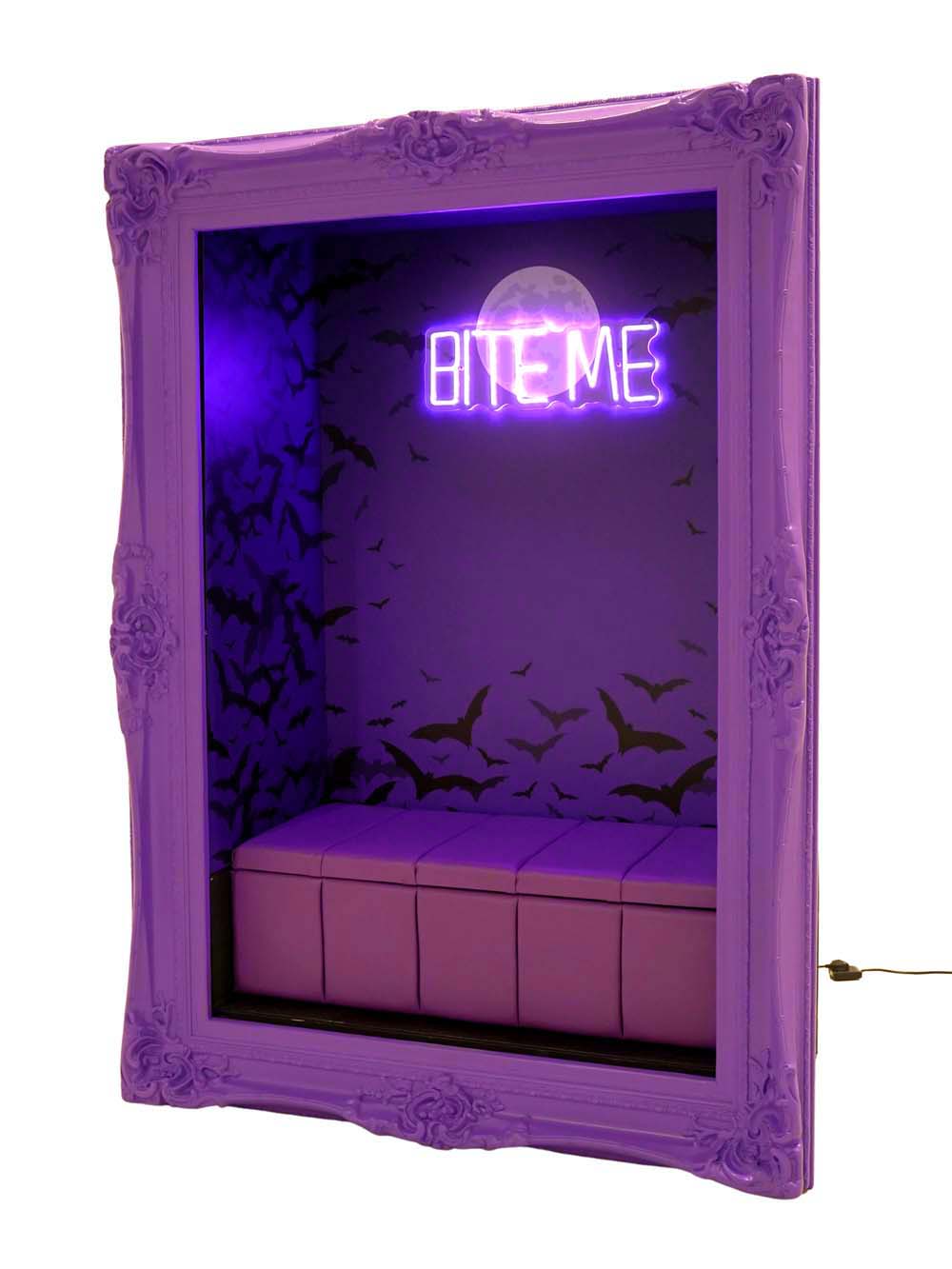 SN14708 _Frame Booth Seat - 'Bite Me' - Photo Op_event_prop_hire_EPH_Creative_009 copy _optimised