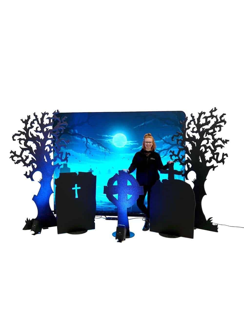 SN14713-_Halloween-Backdrop-Photo-Op-Graveyard_event_prop_hire_EPH_Creative_008-copy-_optimised