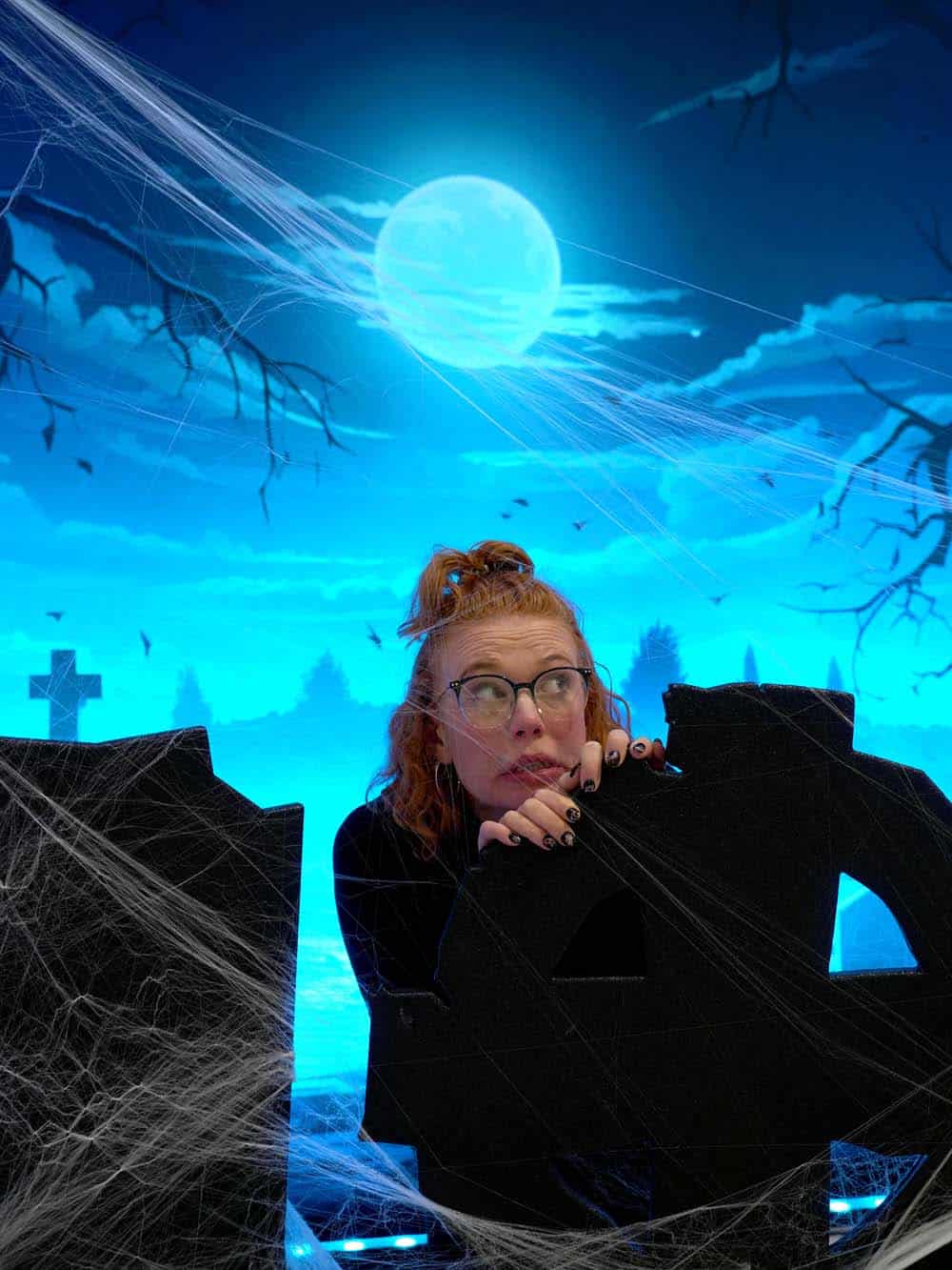 SN14713-_Halloween-Backdrop-Photo-Op-Graveyard_event_prop_hire_EPH_Creative_052-copy-_optimised