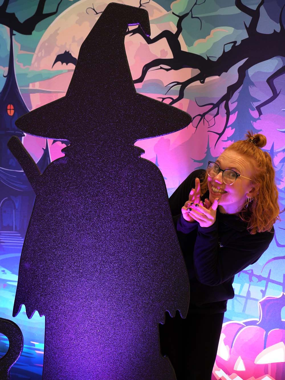 SN14715-_Halloween-Backdrop-Photo-Op-Witchs-House_event_prop_hire_EPH_Creative_204-copy-_optimised