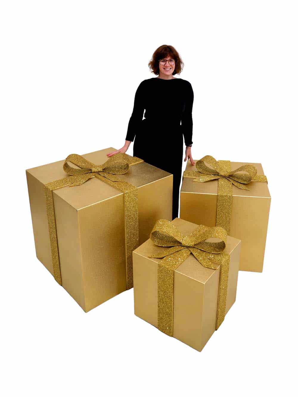 SN14891-_Giant-Christmas-Presents-Gold-Set-of-3-_event_prop_hire_EPH_Creative_306-copy-_optimised