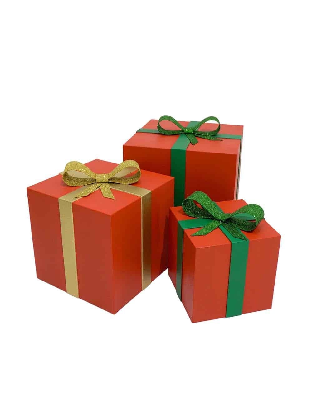 SN14925-_Giant-Christmas-Presents-Traditional-Red-Set-of-3_event_prop_hire_EPH_Creative_006-copy-_optimised