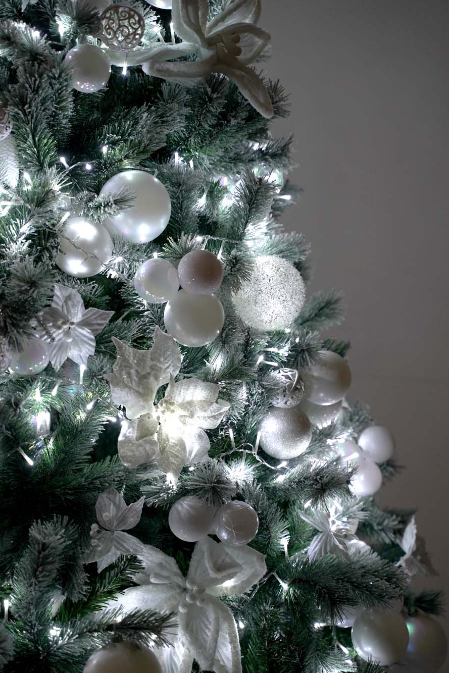 SN14846_Indoor Prelit Dressed Christmas Tree - 2.1m - White Luxe_event_prop_hire_EPH_Creative (19) copy _optimised
