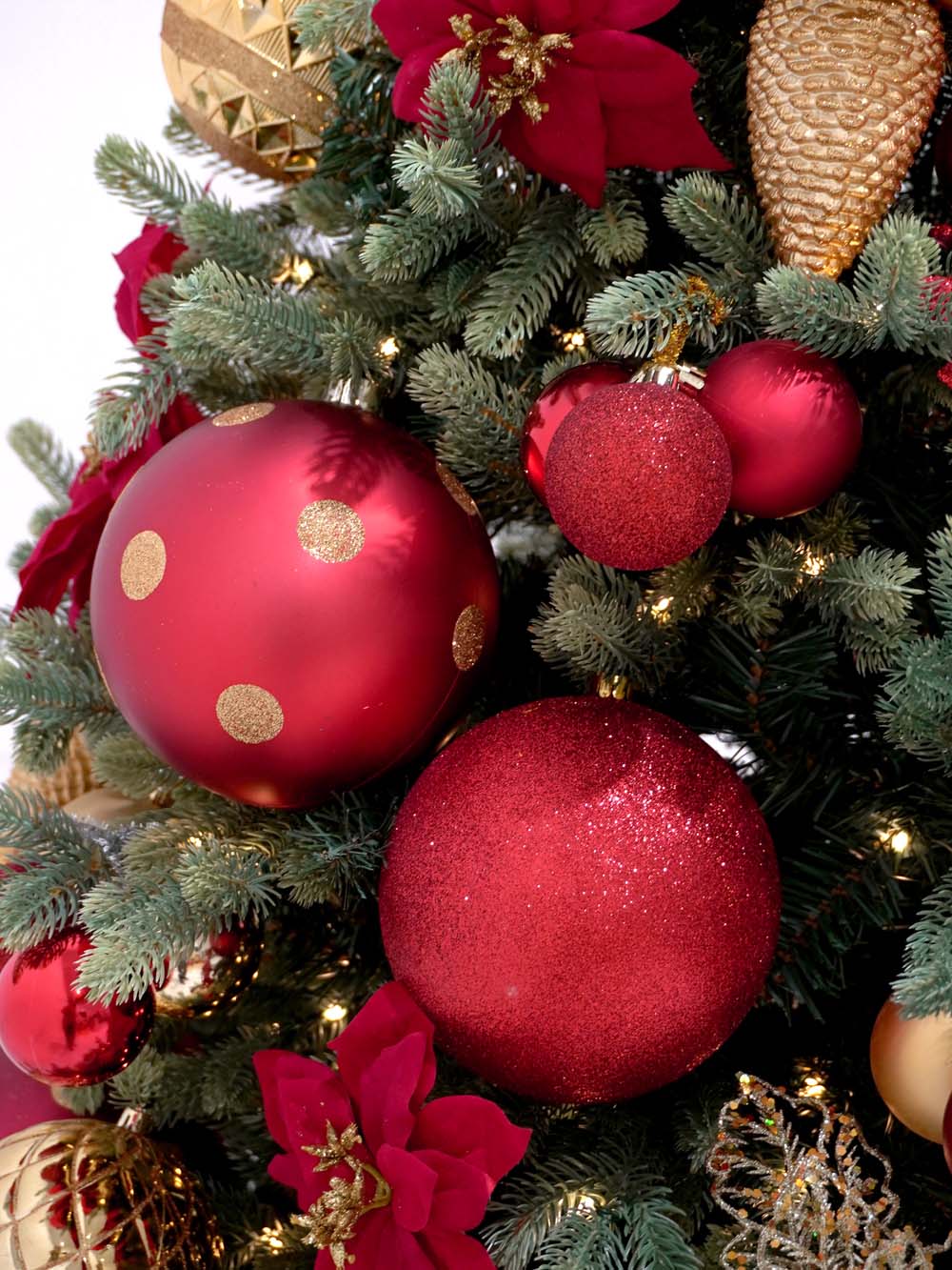 SN15114-_Traditional-Luxe-Dressed-Tree-1.8m-Full-Gift-Box-Dressing-Kit_event_prop_hire_EPH_Creative_802-_optimised