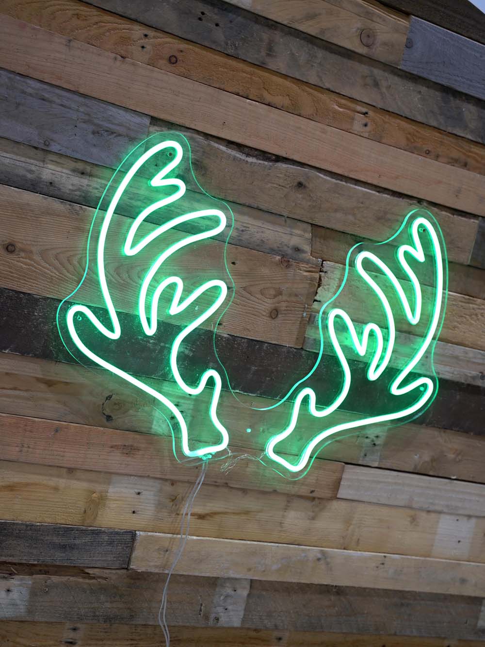 SN15337-_Neon-Sign-Reindeer-Antlers_event_prop_hire_EPH_Creative_014-copy-_optimised