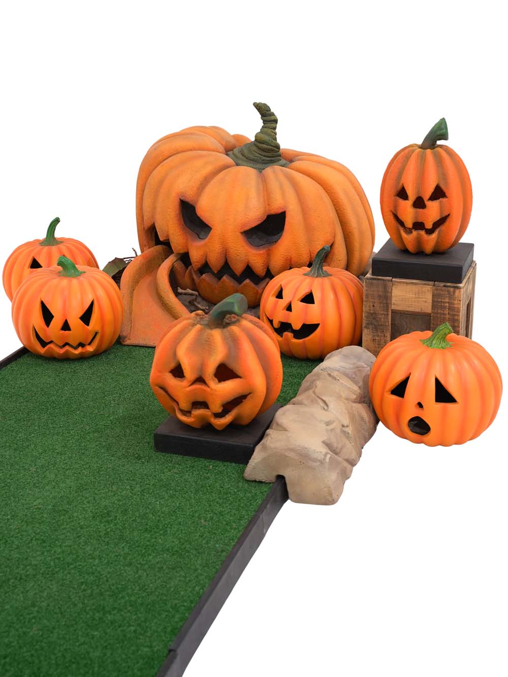 SN7366 _Halloween Golf Course - HOLE I_event_prop_hire_EPH_Creative_485 copy _optimised