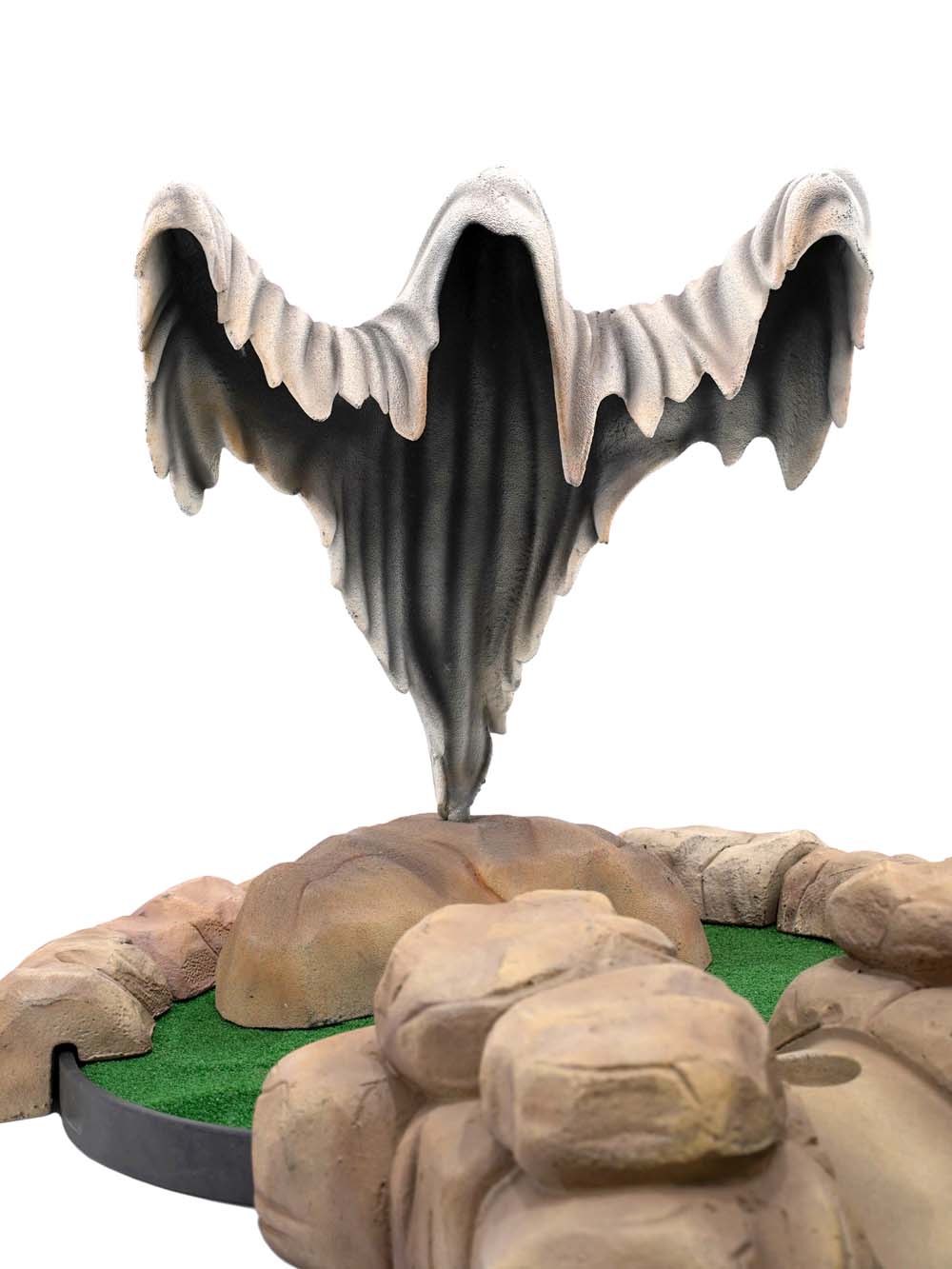 SN7361 _Halloween Golf Course - HOLE D_event_prop_hire_EPH_Creative_234 copy _optimised