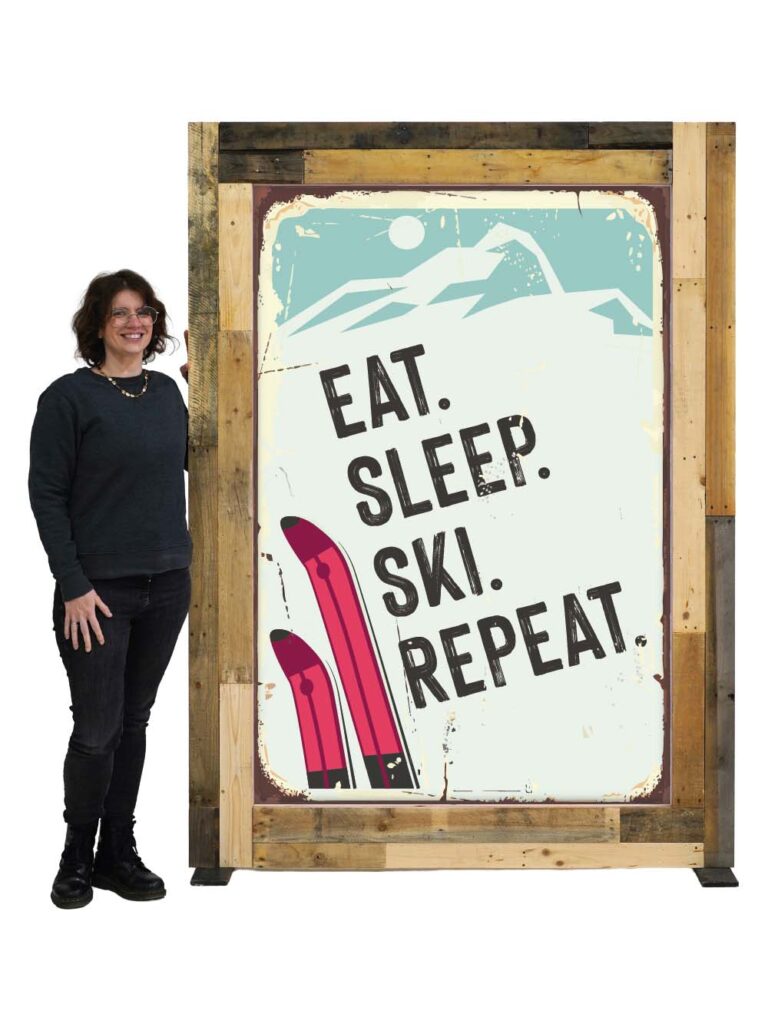 ‘Eat. Sleep. Ski. Repeat’ – Giant Palletwood Frame