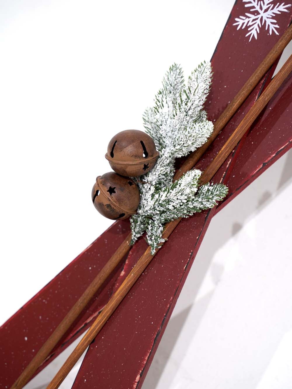 SN16851_Decorative Skis - Small - (Assorted Styles)_event_prop_hire_EPH_Creative (24) copy _optimised