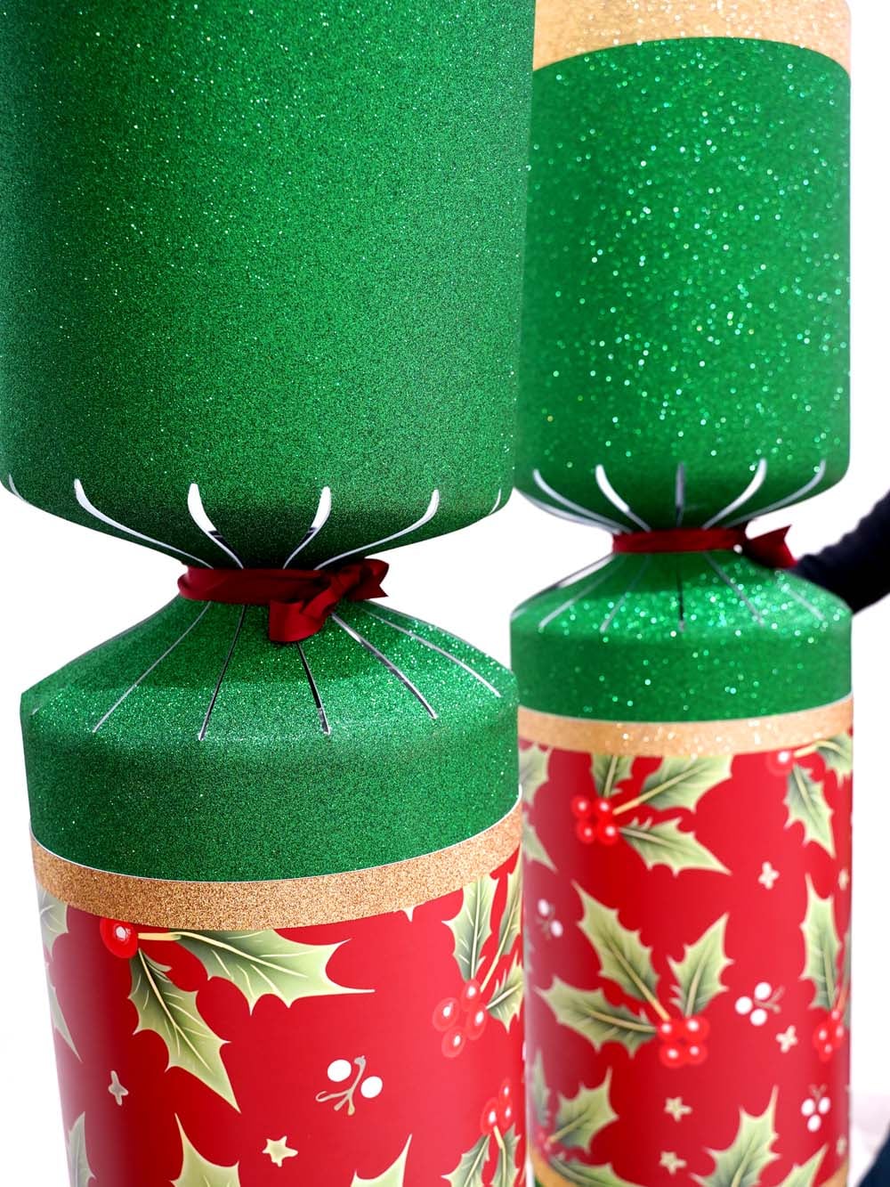 SN16978_Christmas Cracker Prop - large - green_event_prop_hire_EPH_Creative (14) _optimised