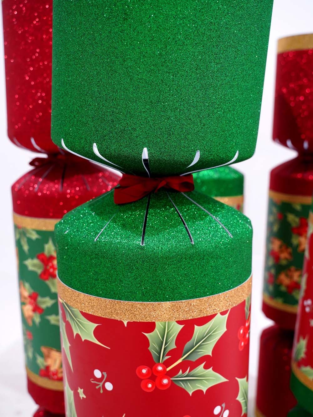 SN16978_Christmas Cracker Prop - large - green_event_prop_hire_EPH_Creative (20) _optimised