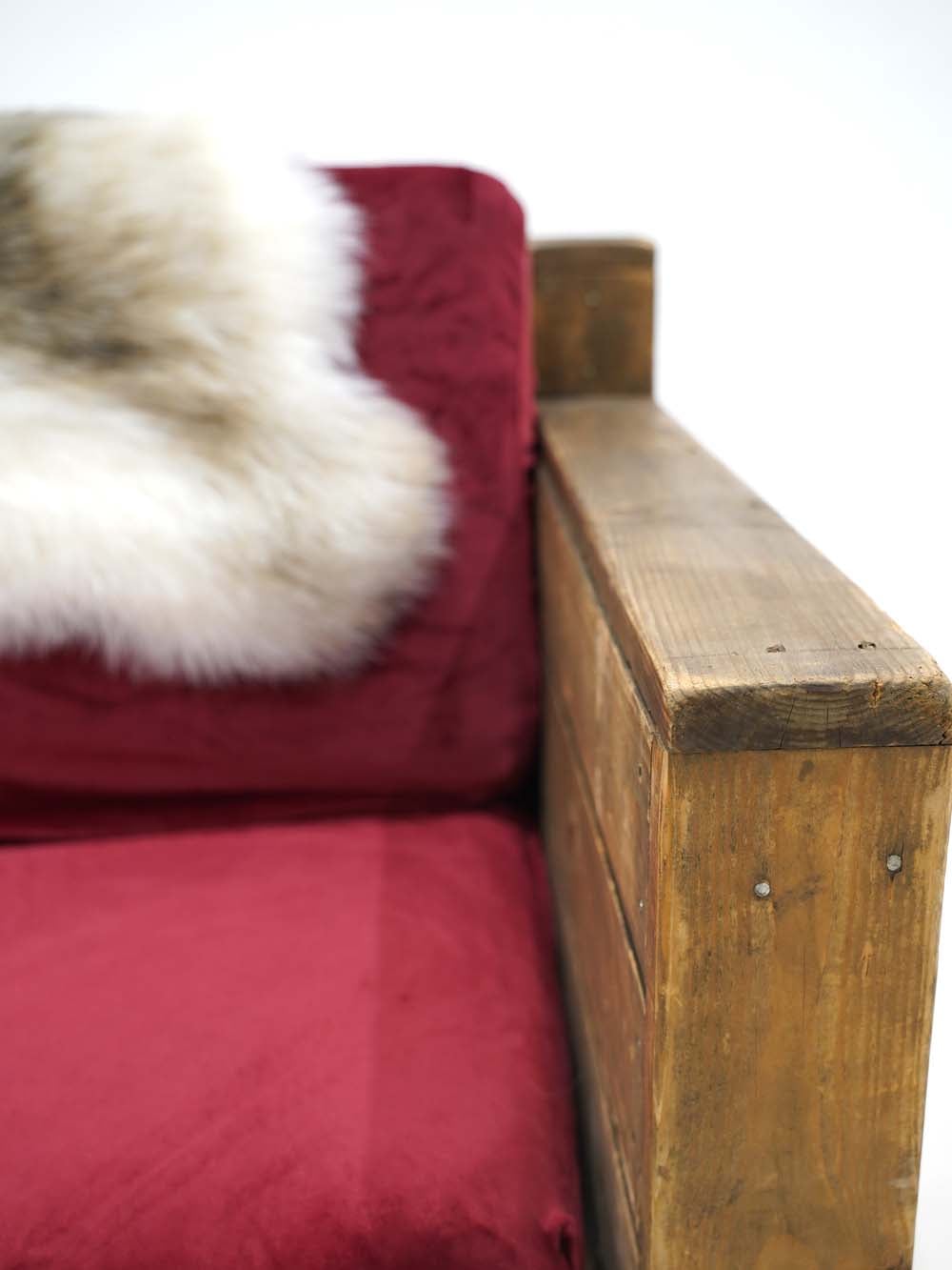 SN17262_Rustic Winter Lounge Set - Red_Fur_event_prop_hire_EPH_Creative _optimised
