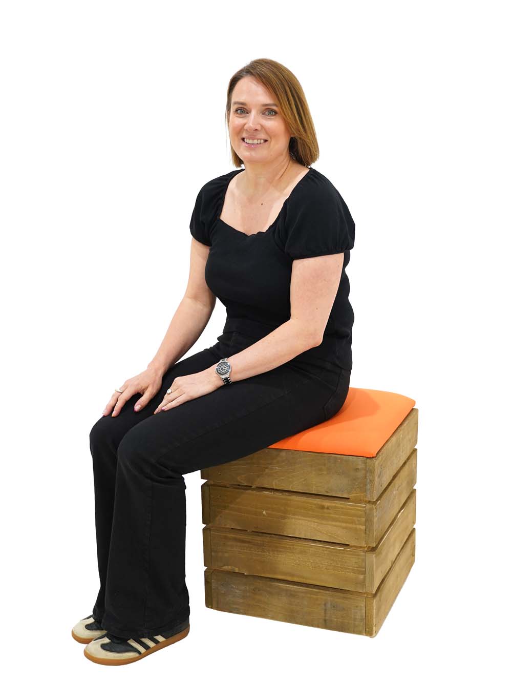 SN6142_Pallet Wood Cube Single Seater - Orange Cushion Pad_event_prop_hire_EPH_Creative (1)