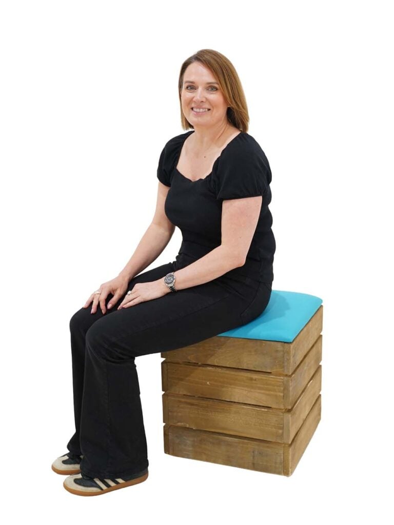 Pallet Wood Cube Single Seater – Blue Cushion Pad